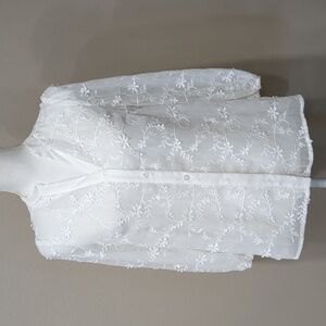 Beautiful Vici appliqué button down blouse Small NWOT